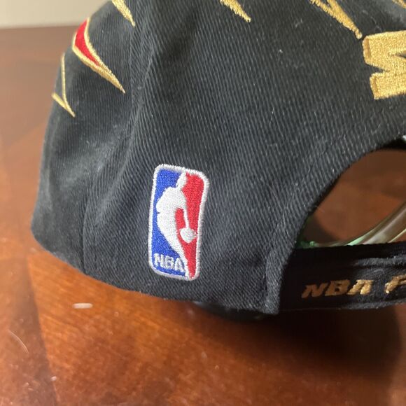 Vintage 1998 Chicago Bulls 6 Time NBA Champion Starter Adjustable Black Hat - Picture 4 of 7